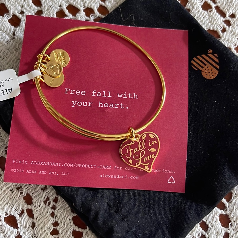 NIB NWT FALL IN LOVE COLLECTION RETIRED